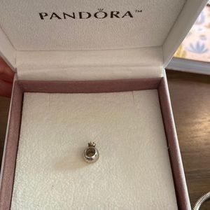 King Crown Charm
Retired Sterling Silver with 14K Gold King Crown Bead- 790122